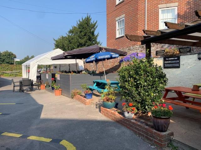 The Crown In Bed and Breakfast Fordingbridge Exteriör bild