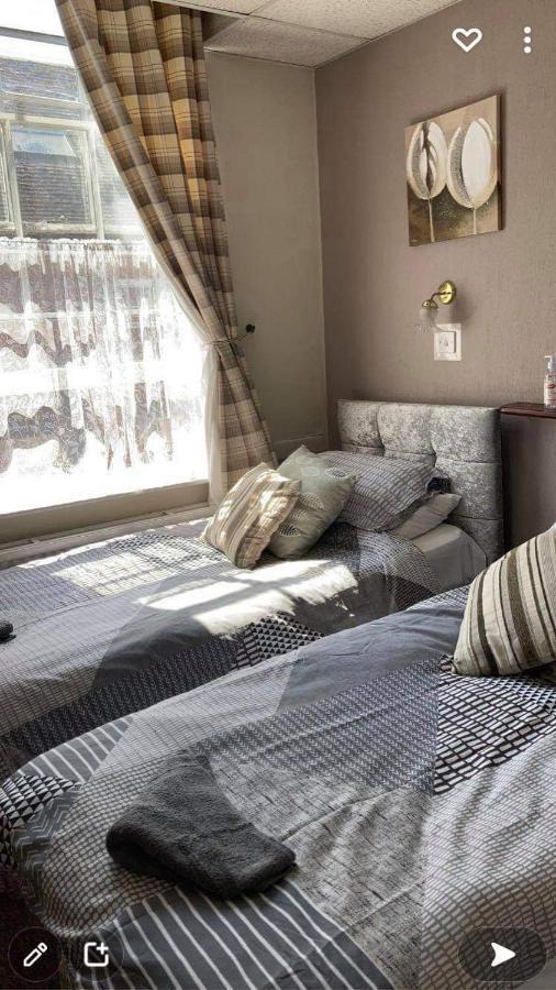 The Crown In Bed and Breakfast Fordingbridge Exteriör bild